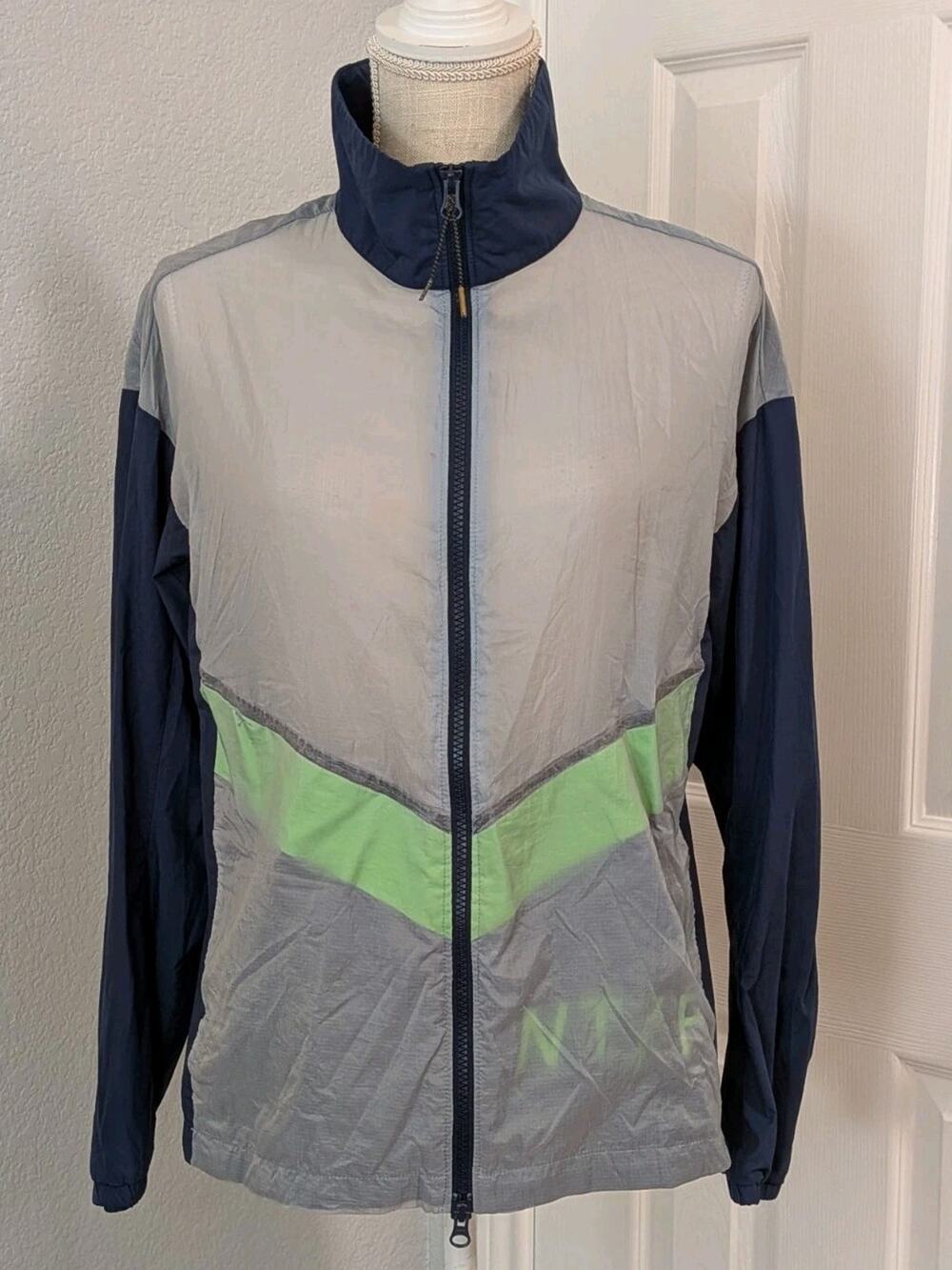 Nike Jacket Women's Small Track and Field NT/F Windbreaker Running Vented *Flaw